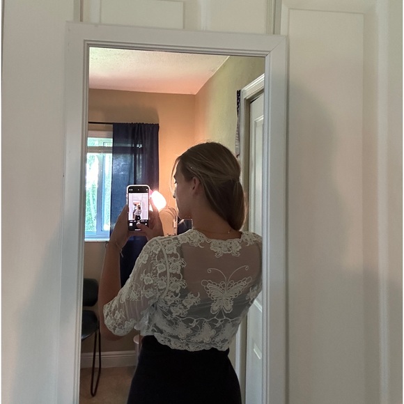 Butterfly sheer sweater - Picture 3 of 3